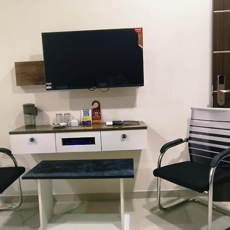 Hotel Vaishnavi Grand Miriālgūda 외부 사진