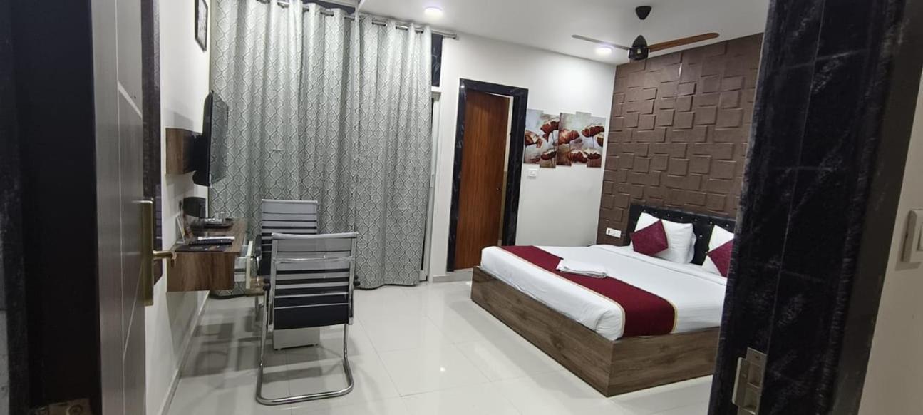 Hotel Vaishnavi Grand Miriālgūda 외부 사진
