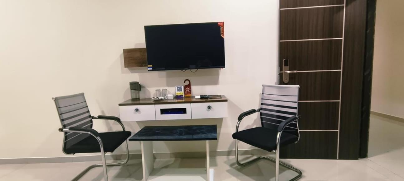 Hotel Vaishnavi Grand Miriālgūda 외부 사진