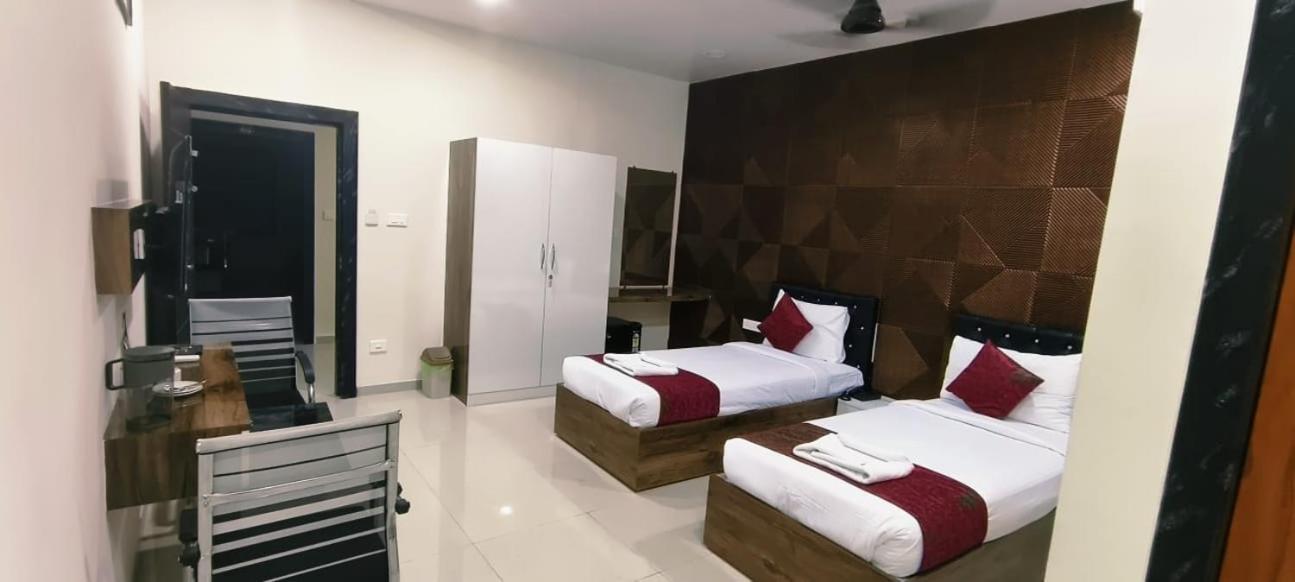 Hotel Vaishnavi Grand Miriālgūda 외부 사진